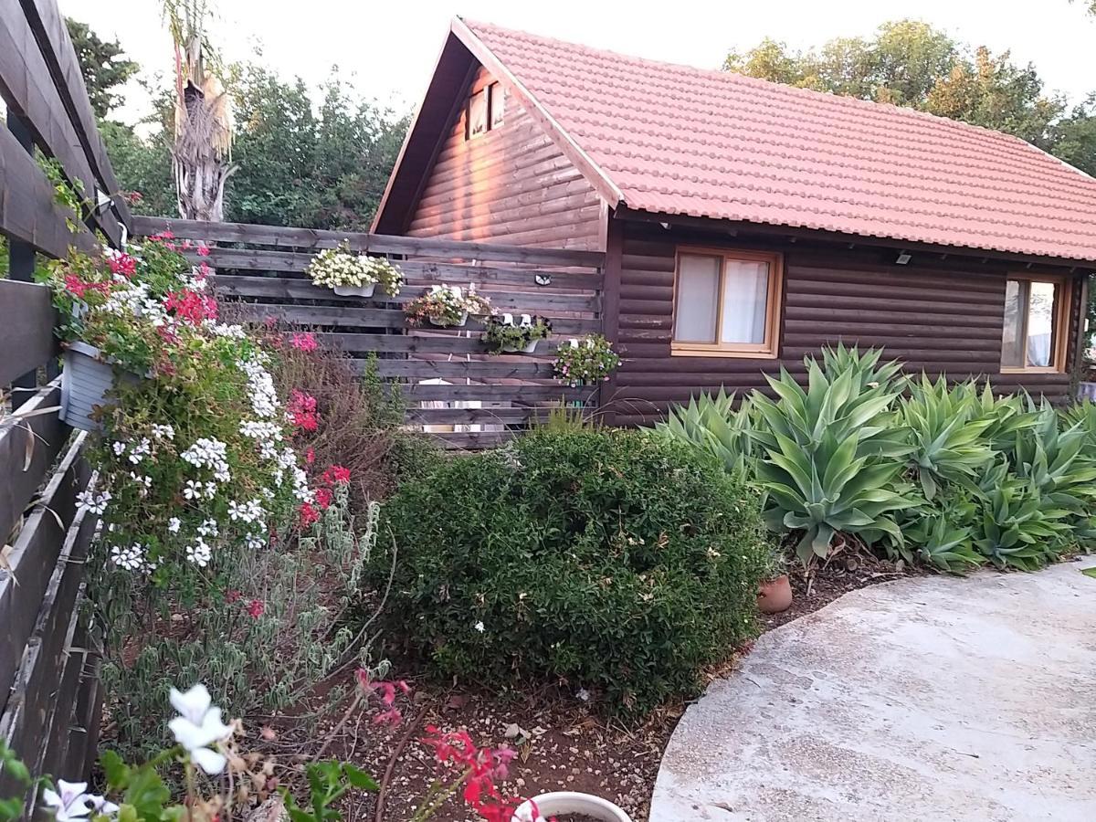 Tal Nof Cabins Villa Manot Exteriör bild