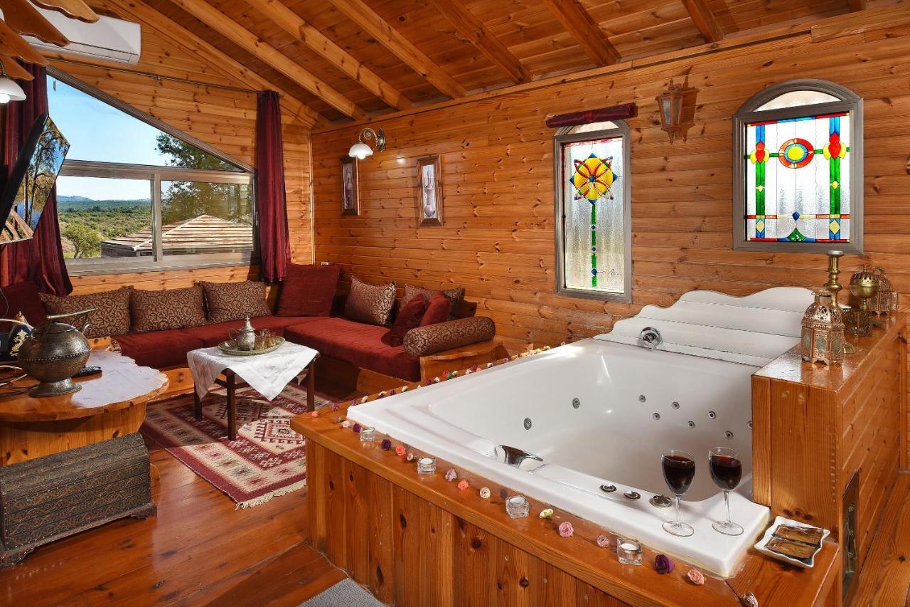 Tal Nof Cabins Villa Manot Exteriör bild